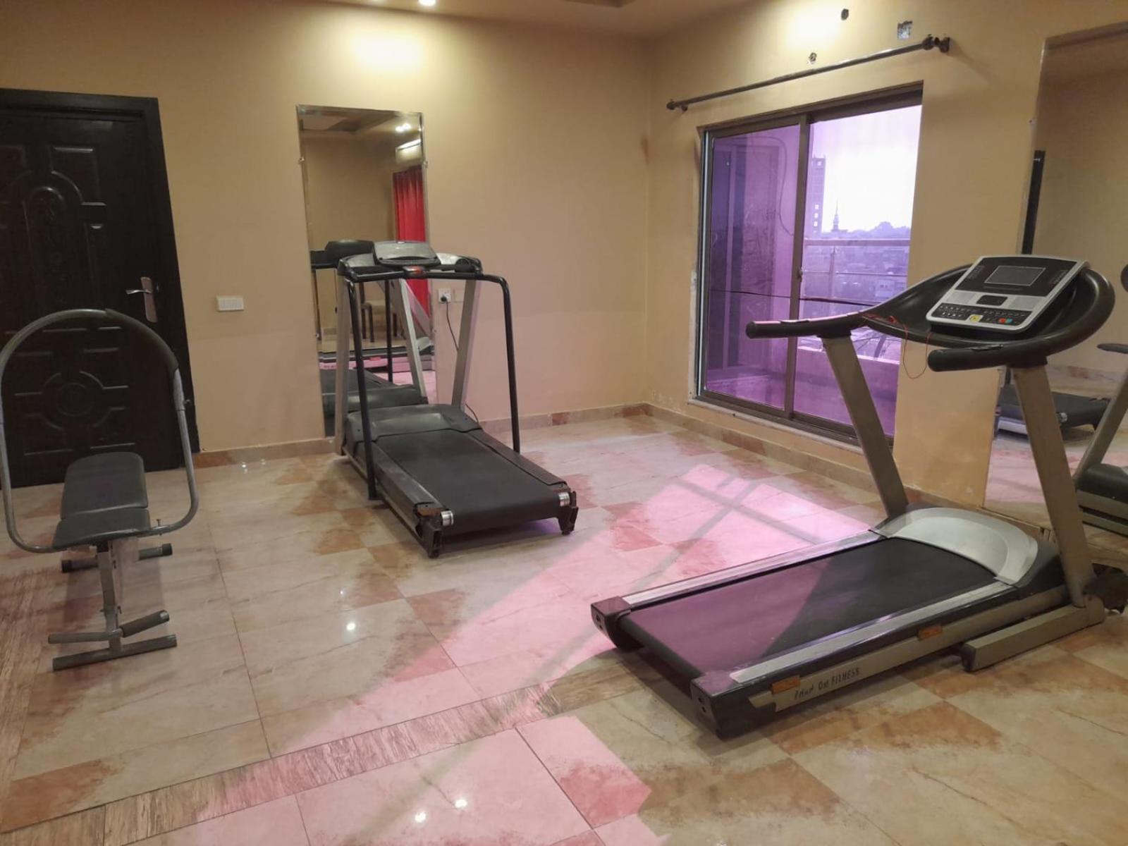 Grand Regent Hotel And Suites Fajsalabad Zewnętrze zdjęcie