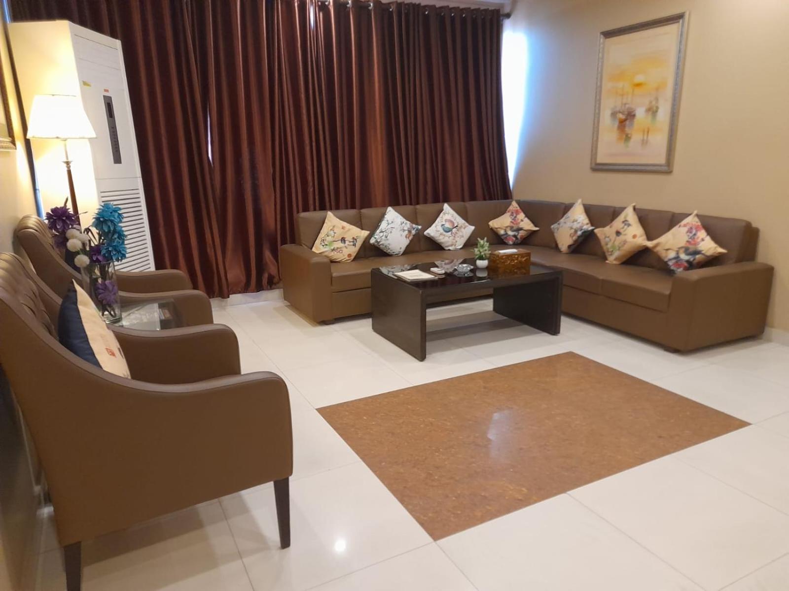 Grand Regent Hotel And Suites Fajsalabad Zewnętrze zdjęcie