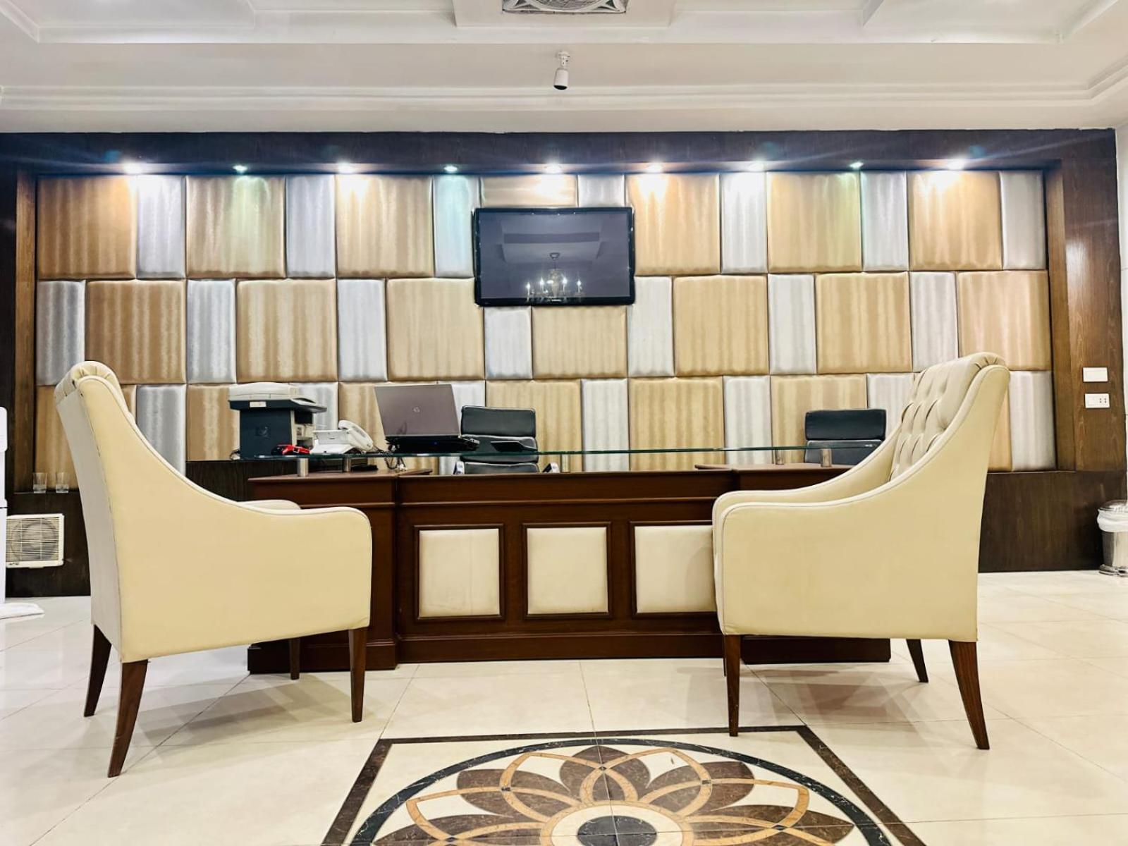 Grand Regent Hotel And Suites Fajsalabad Zewnętrze zdjęcie