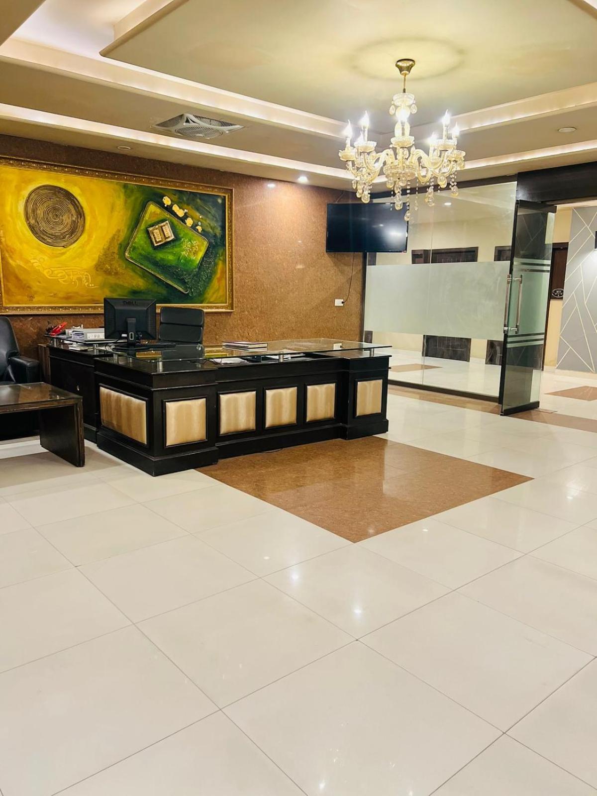 Grand Regent Hotel And Suites Fajsalabad Zewnętrze zdjęcie