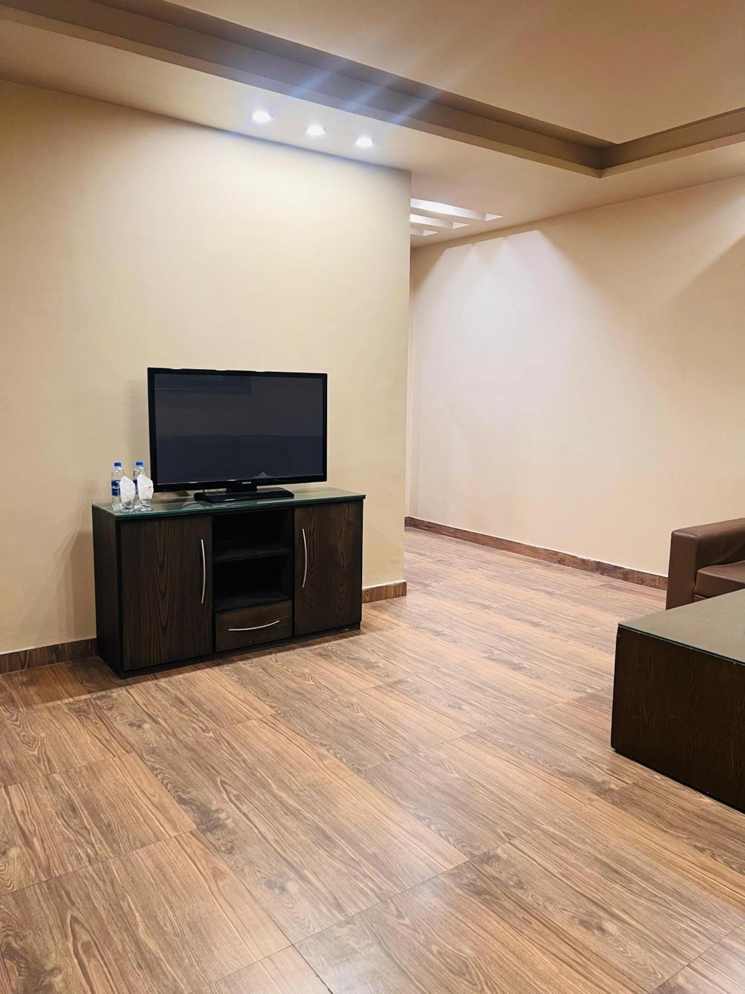Grand Regent Hotel And Suites Fajsalabad Zewnętrze zdjęcie