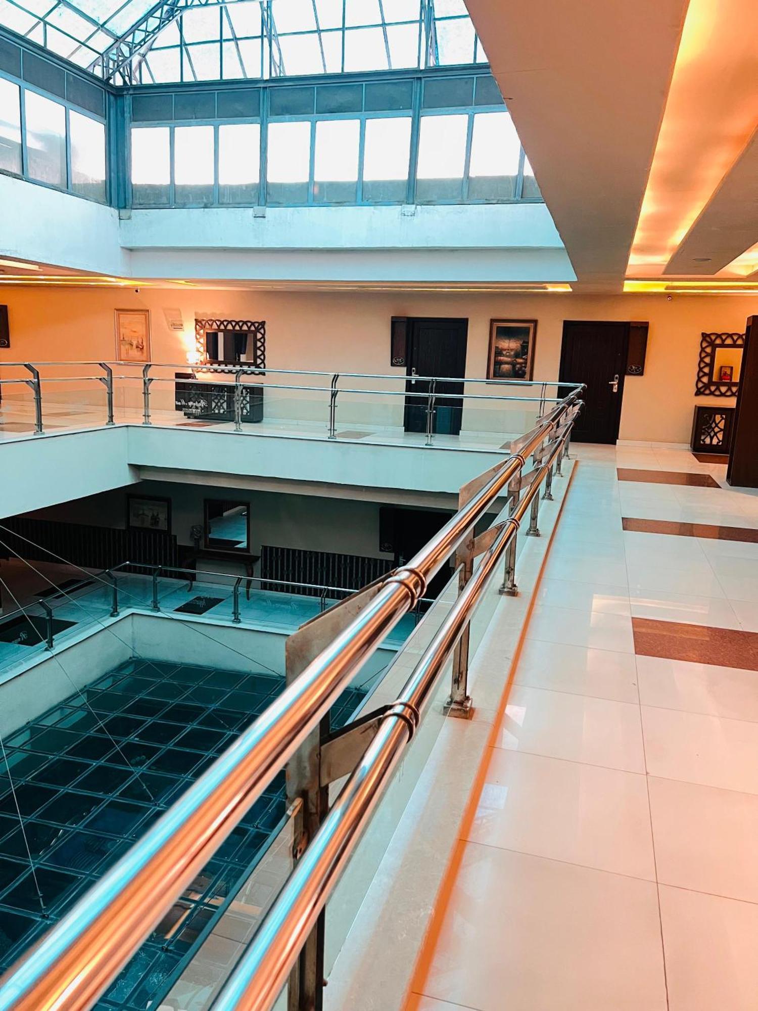 Grand Regent Hotel And Suites Fajsalabad Zewnętrze zdjęcie